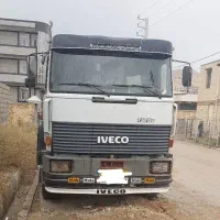 تریلی کشنده ایویکو با کمرشکن