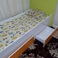 تخت کودک با تشک|تخت و صندلی بچه|شیراز, میانرود|دیوار