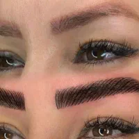 میکروبلیدینگ تغییررنگ ابروی تیره به روشن ۵۵۰