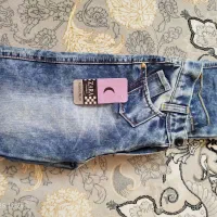 شلوار لی و سوشرت یا کاپشن|لباس|قم, دروازه چوبی|دیوار