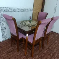 میزغذاخوری ۴نفره کاملا سالم و جنس چوب مرغوب