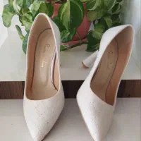 کفش پاشنه ۷سانت کاملا نو سفید ومشکی|کیف، کفش، کمربند|کن, |دیوار