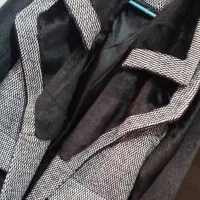 پالتو|لباس|اهر, |دیوار