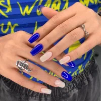 کراتین ،رنگ و لایت،اکستنشن مو و مژه ،ناخن ،پدیکور