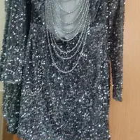 لباسهای مجلسی به فروش میرسد