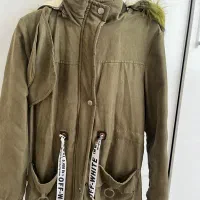 کاپشن|لباس|سلماس, |دیوار