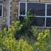 530-متر-باغچه-نقلی-با-90-متر-بنا-آماده-چسب-بافت