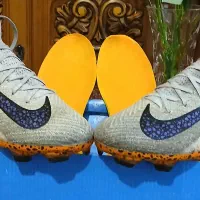 استوک فوتبال میخ‌دار چمن مصنوعی (AIR زوم)