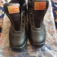 کفش ایمنی مارک پای آرا