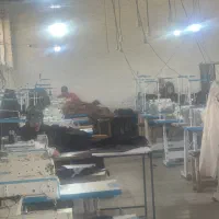 خیاط حرفه ای استاد کار مسلط به انواع پوشاک زنانه