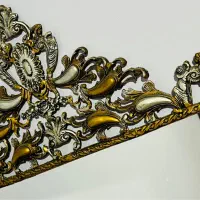 آینه و شمعدان برنزی