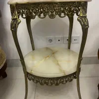 میز برنجی با سنگ مرمر