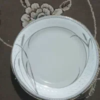 بشقاب چینی میوه خوری