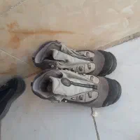 کفش کوهنوردی در حد نو|کیف، کفش، کمربند|بومهن, |دیوار