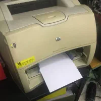 پرینتر HP 1200 کاملا سالم +کارتریج پودر مگنت اضافه