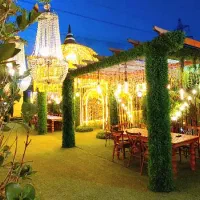 باغ تالار مجلل لاوین