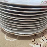 بشقاب چینی گل قرمزی|ظروف سرو و پذیرایی|اصفهان, شفق|دیوار