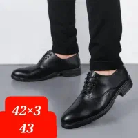 ۶۰ جفت کفش بعلت جمع آوری مغازه