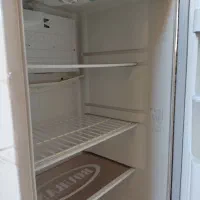 یخچال و فریزر سالم و تمیز