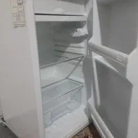 فروش یکدستگاه یخچال 9 فوت