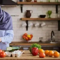 نیازمند آشپزی ساده خانم با حقوق بالا