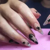 کاشت ناخن (۴۵۰ تومن)و کراتین با زمان محدود