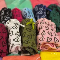 چند همکار خانم جهت کار در تولیدی لباس زیر|استخدام صنعتی، فنی، مهندسی|قزوین, |دیوار