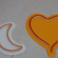 نئون ماه و قلب