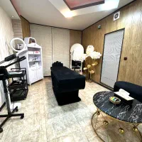 اجاره اتاق و میز ناخن و تخت مژه