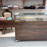 دکور و ویترین بوتیک