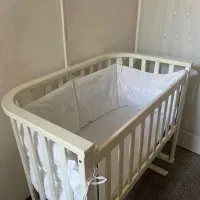 تخت نوزاد کنار مادر آنتی کولیک گهواره شو