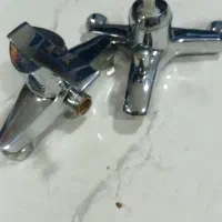 دوتا شیر حمام و توالت