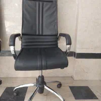 چهار صندلی چرخان و یک صندلی مدیریتی شرکت راد سیستم|مبلمان اداری|تهران, مجیدآباد|دیوار