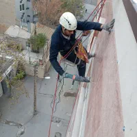 کار در ارتفاع.پیچ و رولپلاک.ایزوگام با طناب