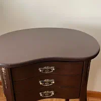 ۲عدد میز سه کشویی چوبی مناسب آباژور ولوازم تزئینی|بوفه، ویترین، کنسول|اصفهان, سعادتآباد|دیوار