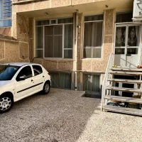 فروش حیاط دوطبقه در پاستور جدید