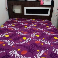 تخت خواب ۲نفره وتشک رویال ودرحدنو