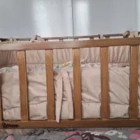 تخت و گهواره نوزاد