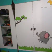 کمد و ویترین و تخت