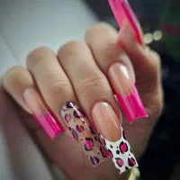آموزش  کاشت ناخن