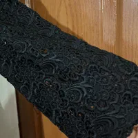 عبا مشکی|لباس|اصفهان, کارلادان|دیوار
