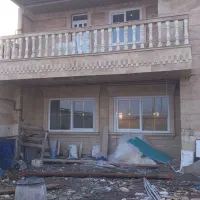 کارگر نیمه وارد به کاشیکاری