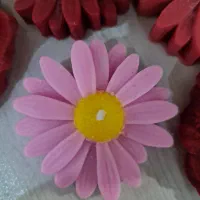 شمع معطر گل بابونه صورتی (اسانس گل ارکیده)