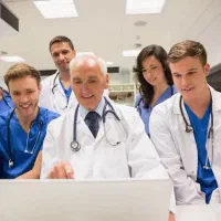 آموزش دندانپزشکی و پزشکی