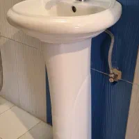 روشویی و پایه