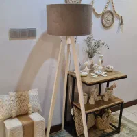 اباژور مینیمال ایستاده سه پایه سفید شید طوسی|چراغ خواب و آباژور|تهران, کوهک|دیوار