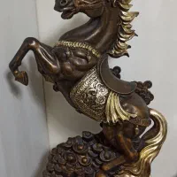 مجسمه اسب و پایه تزئینی|مجسمه، تندیس، ماکت|پرند, فاز ۴|دیوار