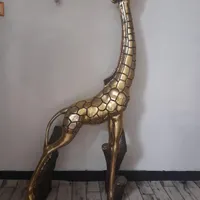 مجسمه زرافه بزرگ روکش آب طلا