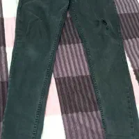 تعدادی شلوار جین و چرم