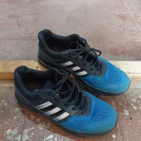 کفش ورزشی سالن